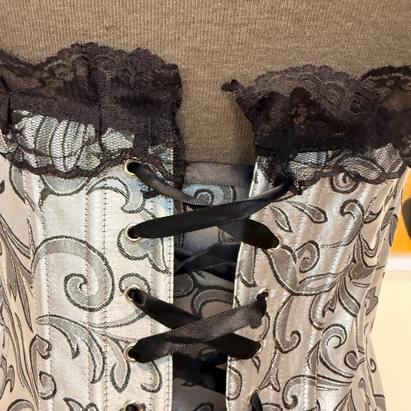 Silver & Black Lace Corset Top - Picture 9 of 11